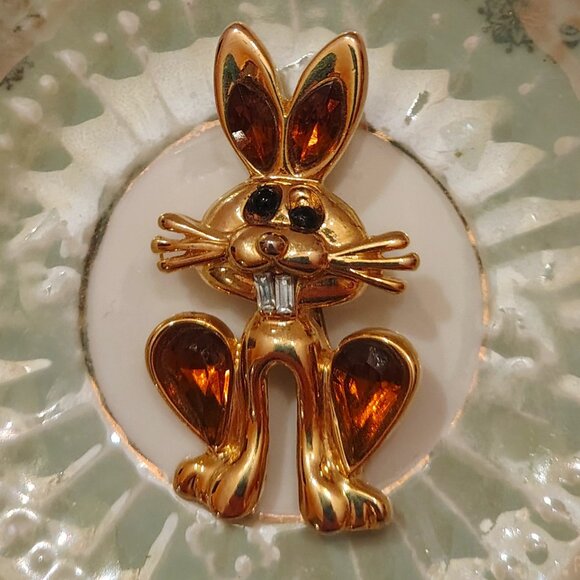 Rare Vintage "Buck Tooth Bunny Pin" Rabbit Gold Tone Brooch Prominent Teeth - Picture 2 of 7